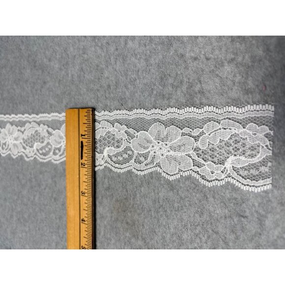 Vintage White Floral Lace Trim 6 Yards + 11" L x 2" W Sewing Craft Supplies - Picture 1 of 4